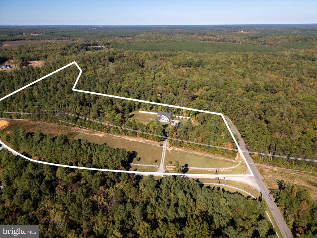 13201 BROOKE RIDGE LN, SPOTSYLVANIA, Virginia 22551, 5 Bedrooms Bedrooms, ,4 BathroomsBathrooms,Residential,13201 BROOKE RIDGE LN,VASP2039052 MLS # VASP2039052