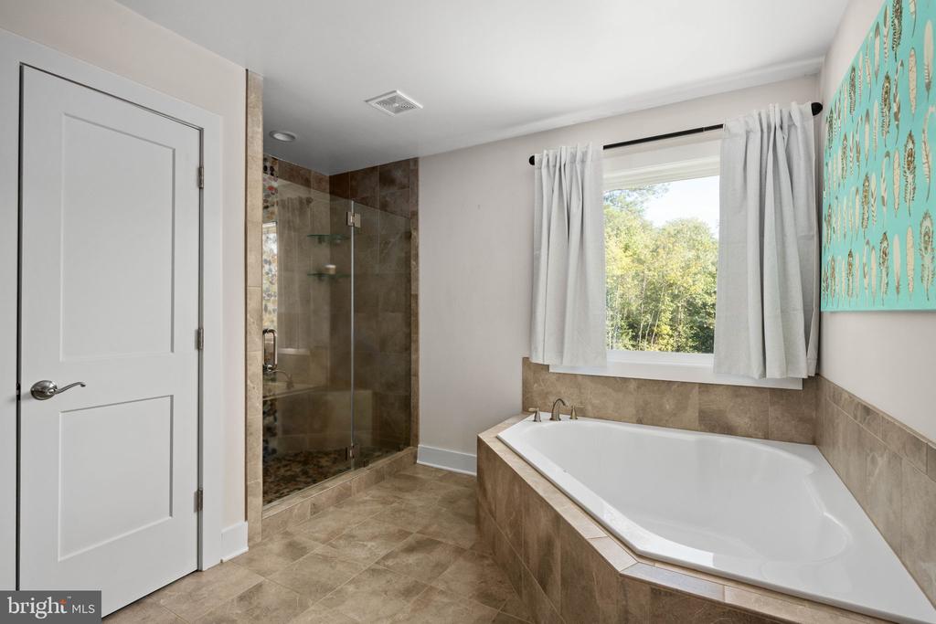 13201 BROOKE RIDGE LN, SPOTSYLVANIA, Virginia 22551, 5 Bedrooms Bedrooms, ,4 BathroomsBathrooms,Residential,13201 BROOKE RIDGE LN,VASP2039052 MLS # VASP2039052