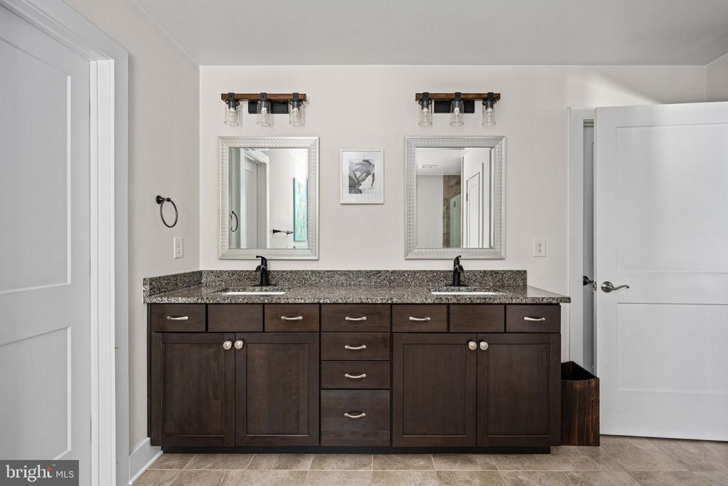 13201 BROOKE RIDGE LN, SPOTSYLVANIA, Virginia 22551, 5 Bedrooms Bedrooms, ,4 BathroomsBathrooms,Residential,13201 BROOKE RIDGE LN,VASP2039052 MLS # VASP2039052