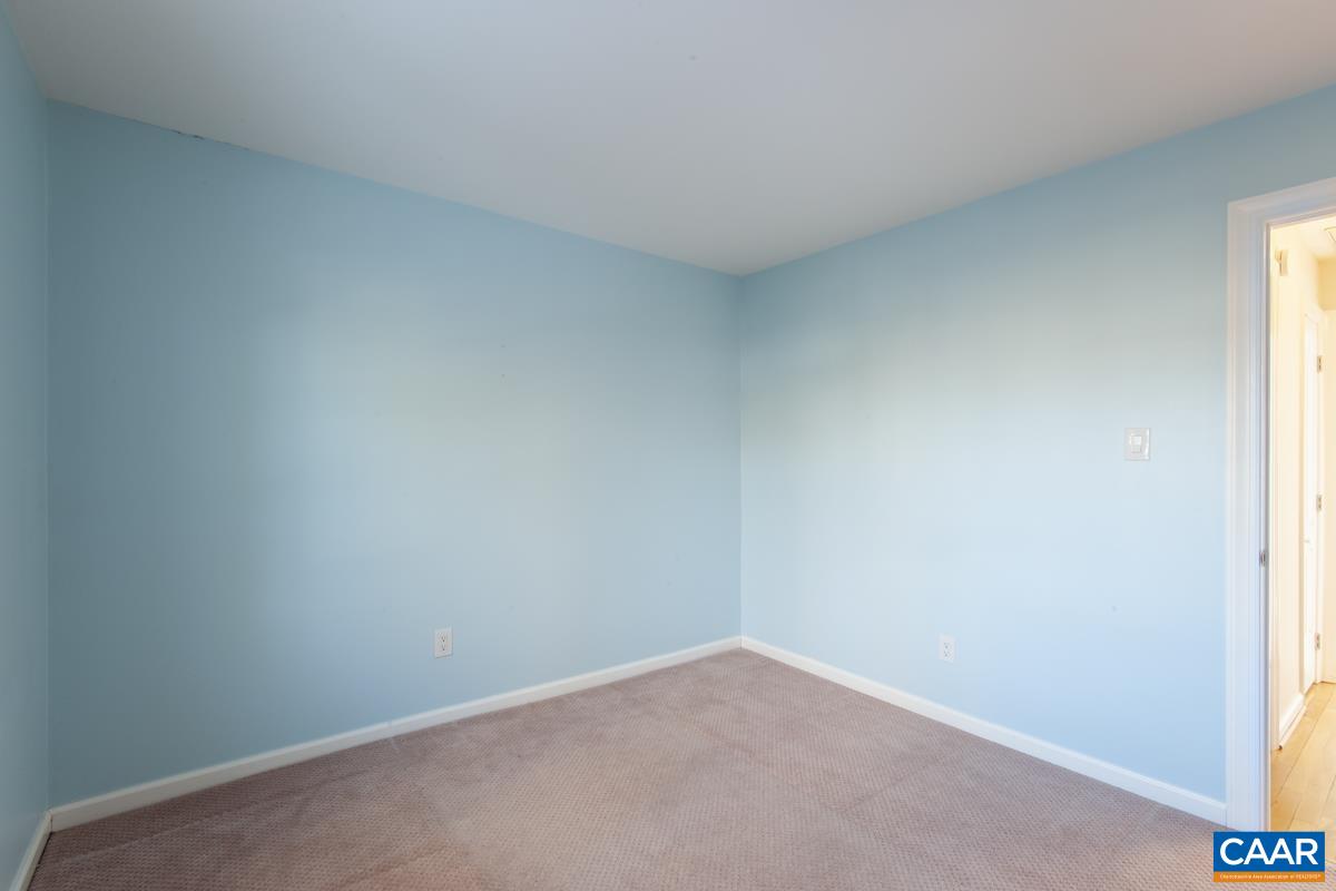 137 HESSIAN HILLS CIR, CHARLOTTESVILLE, Virginia 22901, 2 Bedrooms Bedrooms, ,1 BathroomBathrooms,Residential,137 HESSIAN HILLS CIR,672937 MLS # 672937