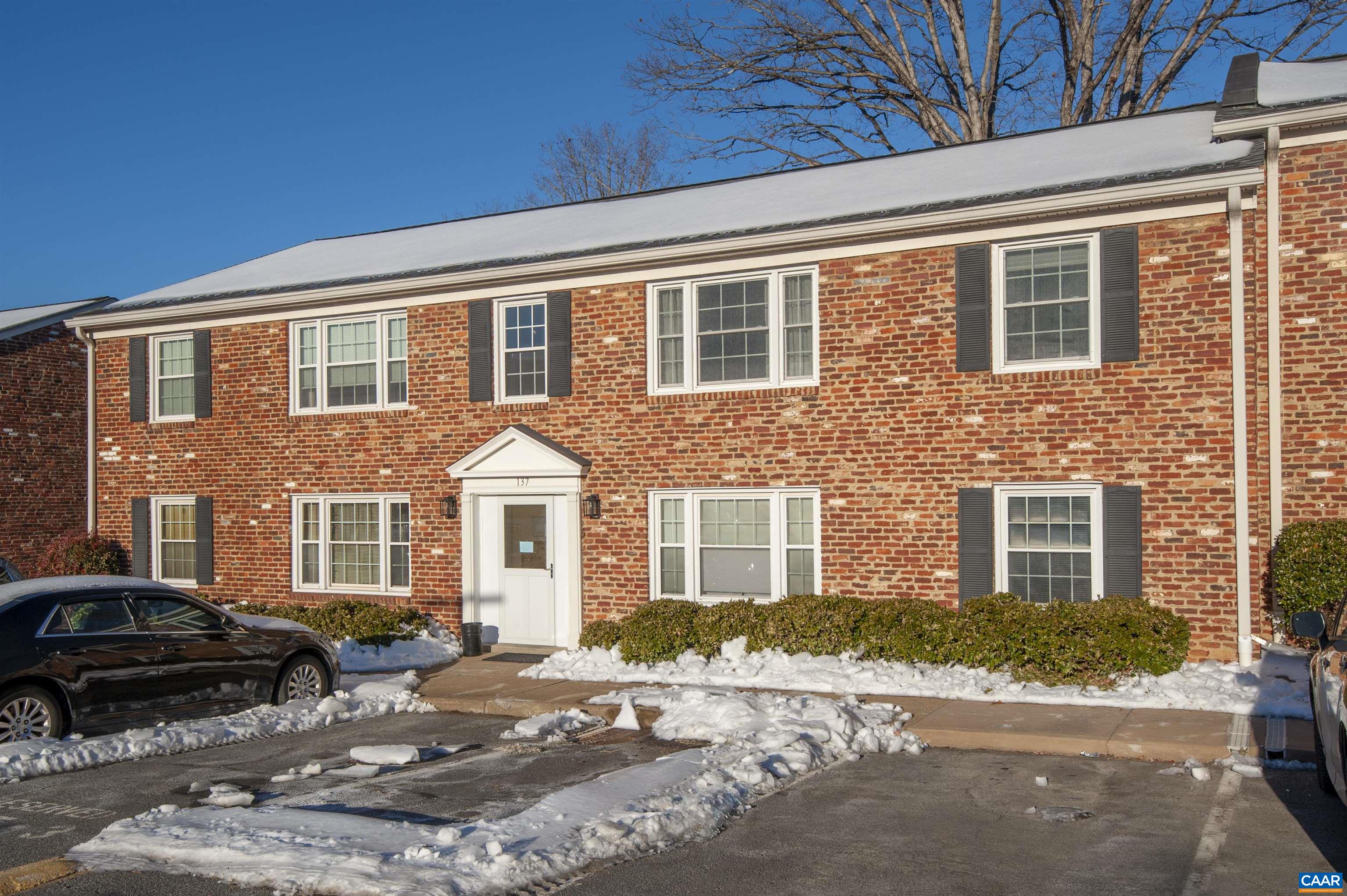 137 HESSIAN HILLS CIR, CHARLOTTESVILLE, Virginia 22901, 2 Bedrooms Bedrooms, ,1 BathroomBathrooms,Residential,137 HESSIAN HILLS CIR,672937 MLS # 672937