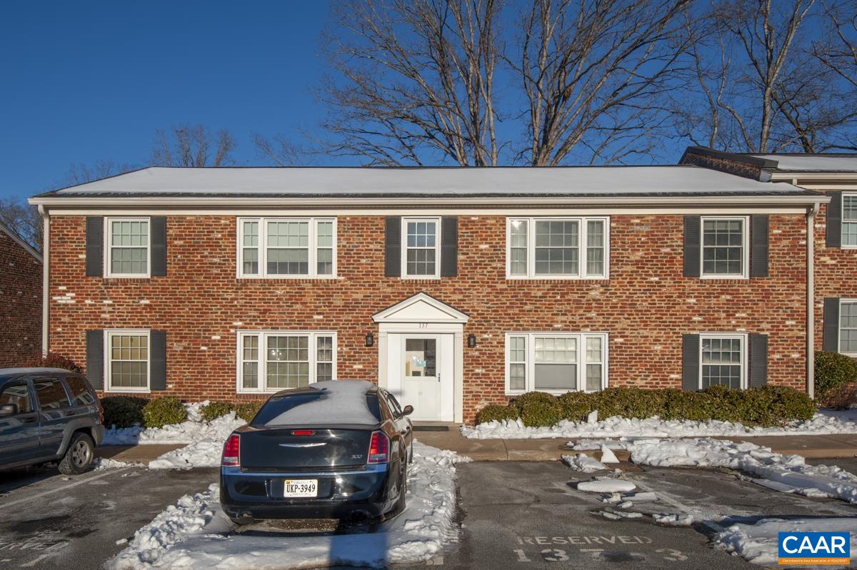 137 HESSIAN HILLS CIR, CHARLOTTESVILLE, Virginia 22901, 2 Bedrooms Bedrooms, ,1 BathroomBathrooms,Residential,137 HESSIAN HILLS CIR,672937 MLS # 672937