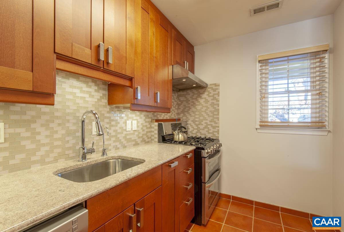 137 HESSIAN HILLS CIR, CHARLOTTESVILLE, Virginia 22901, 2 Bedrooms Bedrooms, ,1 BathroomBathrooms,Residential,137 HESSIAN HILLS CIR,672937 MLS # 672937