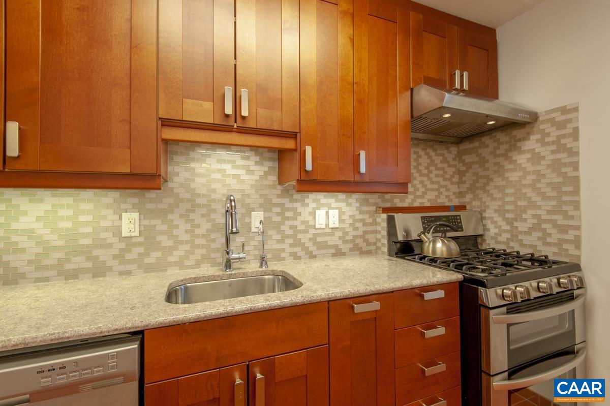 137 HESSIAN HILLS CIR, CHARLOTTESVILLE, Virginia 22901, 2 Bedrooms Bedrooms, ,1 BathroomBathrooms,Residential,137 HESSIAN HILLS CIR,672937 MLS # 672937