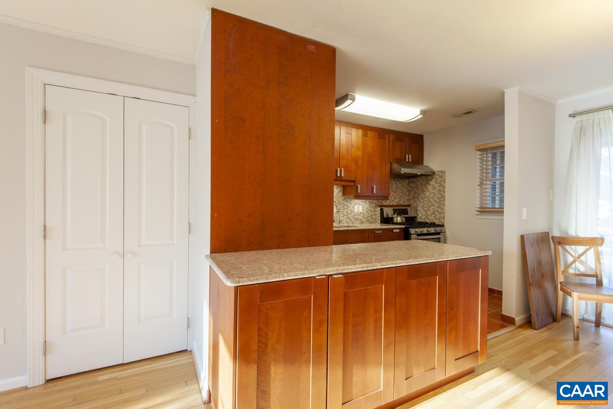 137 HESSIAN HILLS CIR, CHARLOTTESVILLE, Virginia 22901, 2 Bedrooms Bedrooms, ,1 BathroomBathrooms,Residential,137 HESSIAN HILLS CIR,672937 MLS # 672937