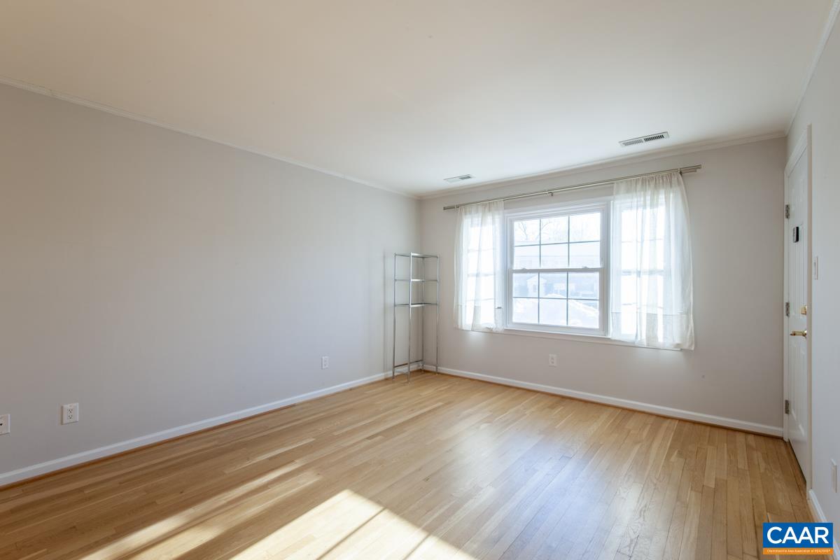 137 HESSIAN HILLS CIR, CHARLOTTESVILLE, Virginia 22901, 2 Bedrooms Bedrooms, ,1 BathroomBathrooms,Residential,137 HESSIAN HILLS CIR,672937 MLS # 672937