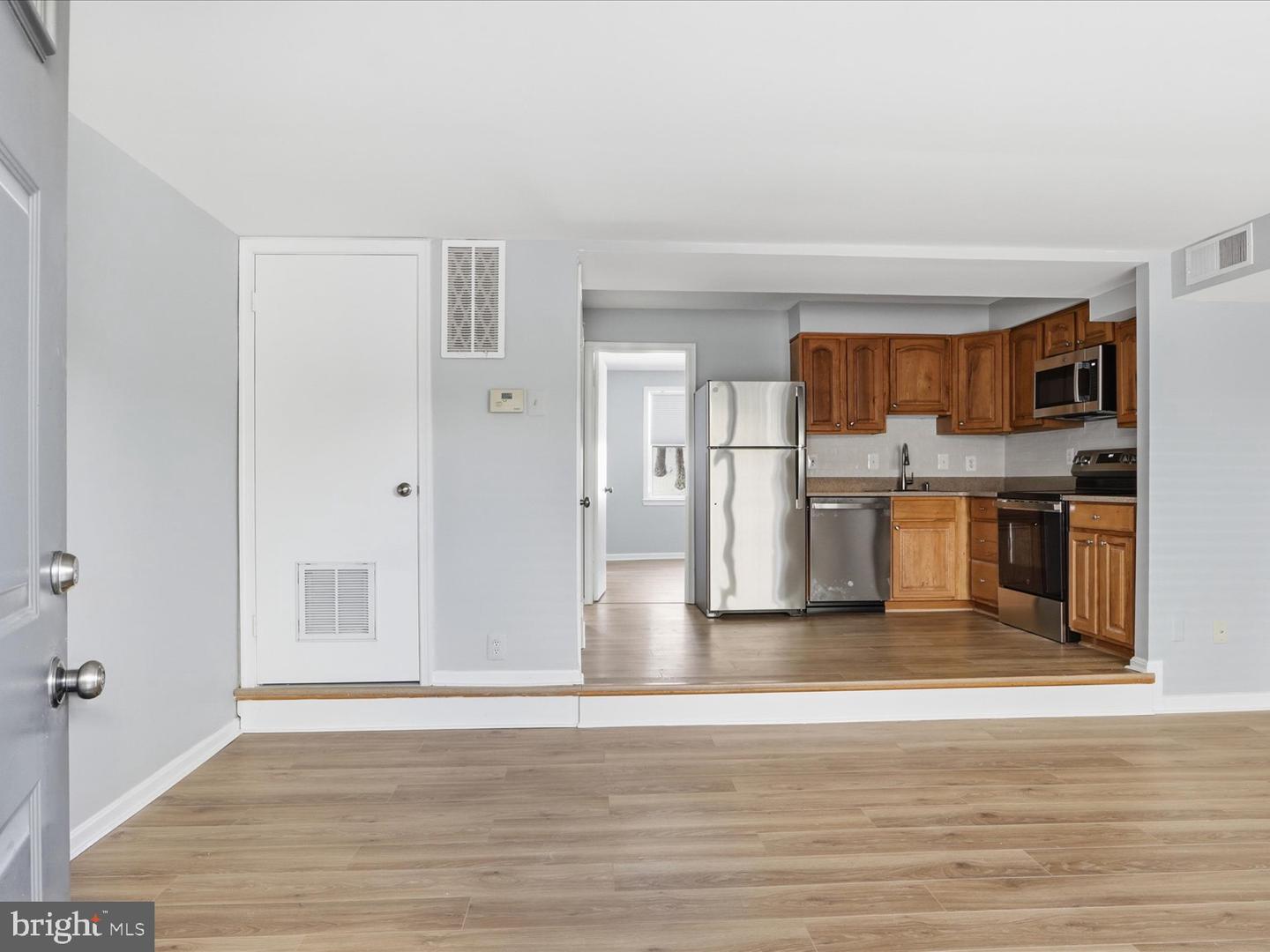 108-A N BEDFORD ST #A, ARLINGTON, Virginia 22201, 1 Bedroom Bedrooms, ,1 BathroomBathrooms,Residential,For sale,108-A N BEDFORD ST #A,VAAR2067620 MLS # VAAR2067620