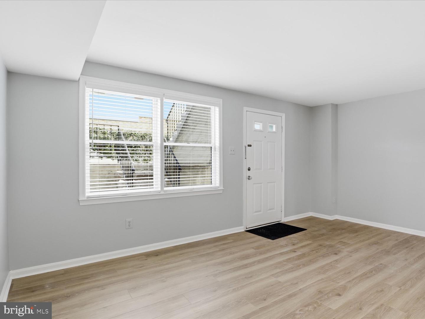 108-A N BEDFORD ST #A, ARLINGTON, Virginia 22201, 1 Bedroom Bedrooms, ,1 BathroomBathrooms,Residential,For sale,108-A N BEDFORD ST #A,VAAR2067620 MLS # VAAR2067620