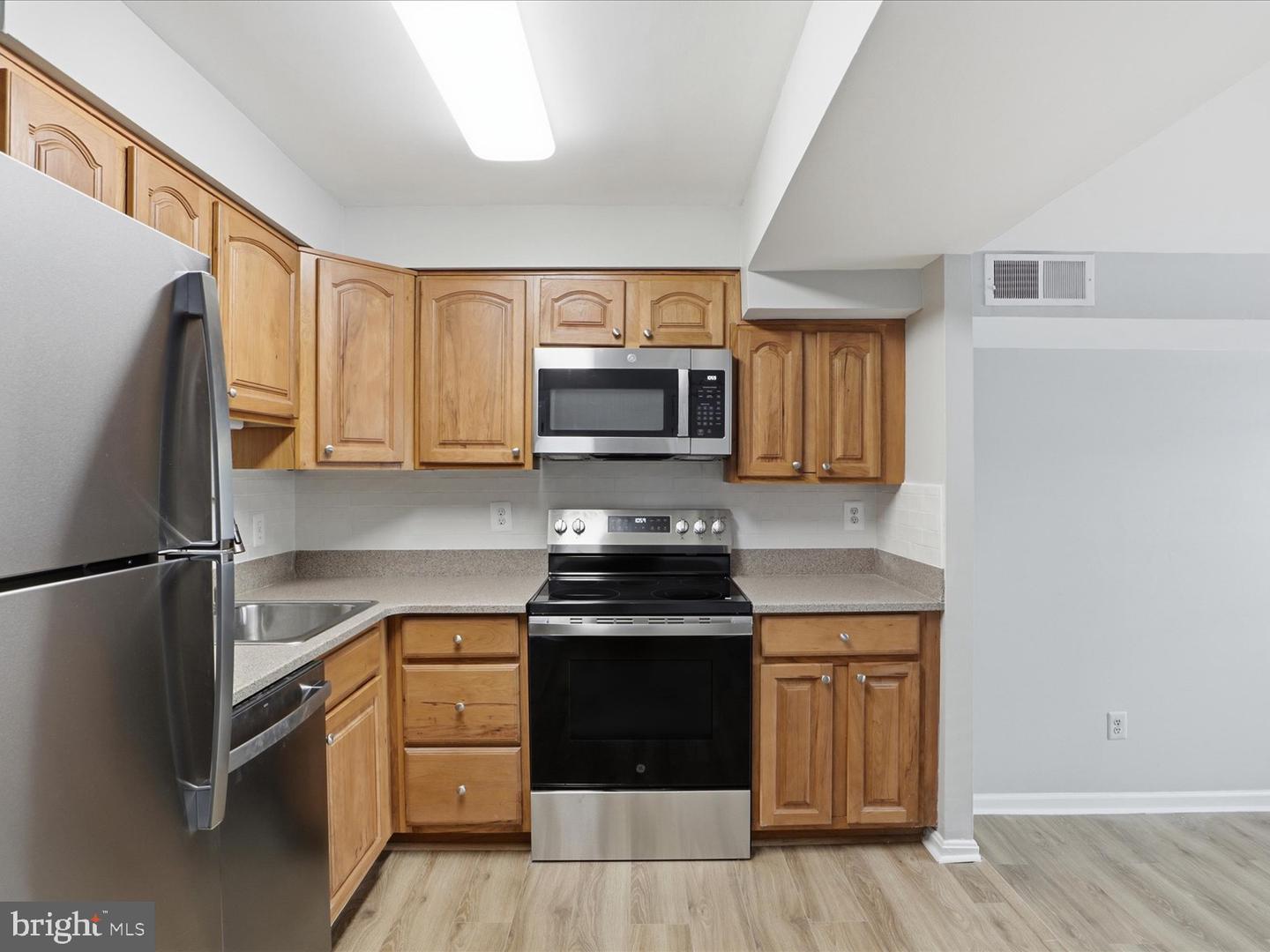 108-A N BEDFORD ST #A, ARLINGTON, Virginia 22201, 1 Bedroom Bedrooms, ,1 BathroomBathrooms,Residential,For sale,108-A N BEDFORD ST #A,VAAR2067620 MLS # VAAR2067620