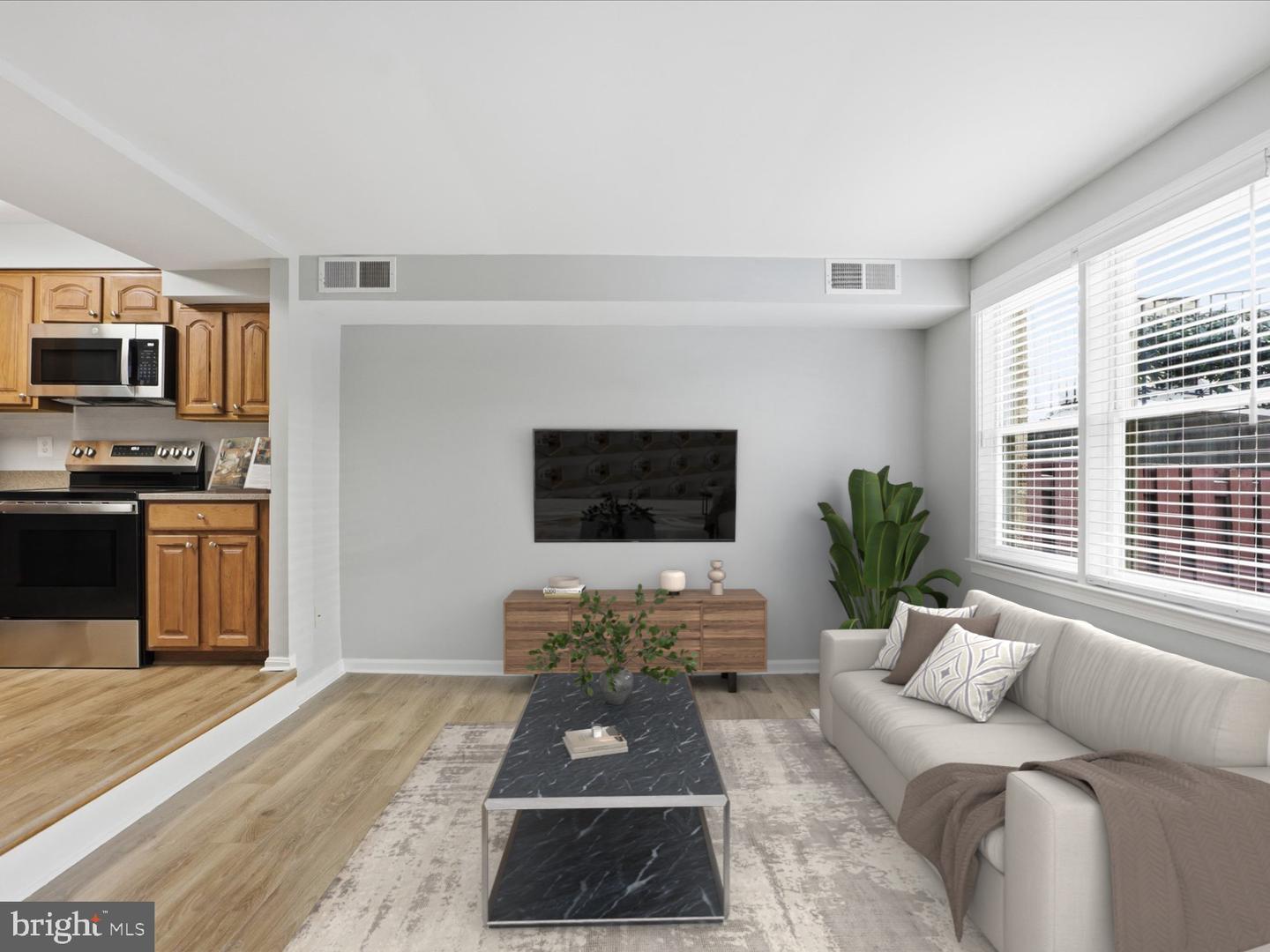 108-A N BEDFORD ST #A, ARLINGTON, Virginia 22201, 1 Bedroom Bedrooms, ,1 BathroomBathrooms,Residential,For sale,108-A N BEDFORD ST #A,VAAR2067620 MLS # VAAR2067620