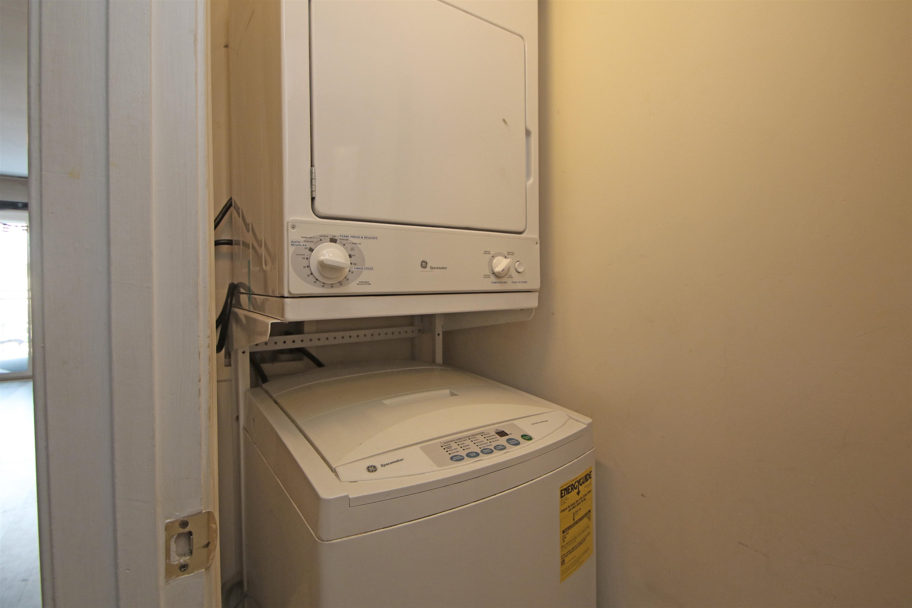 1366 HUNTERS RD, HARRISONBURG, Virginia 22801, 2 Bedrooms Bedrooms, ,2 BathroomsBathrooms,Residential,1366 HUNTERS RD,673005 MLS # 673005