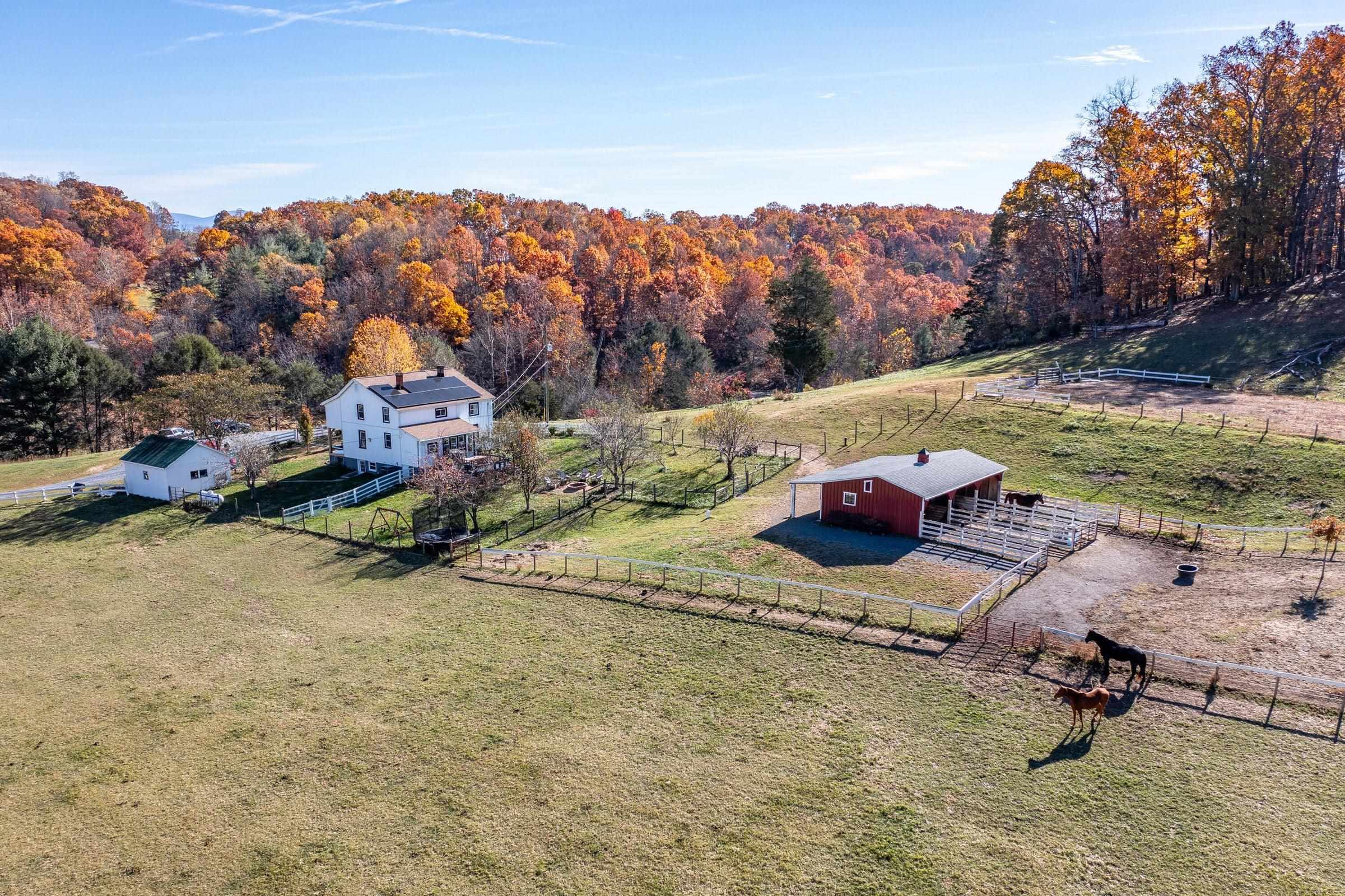 Two-stall barn with feed/tack room