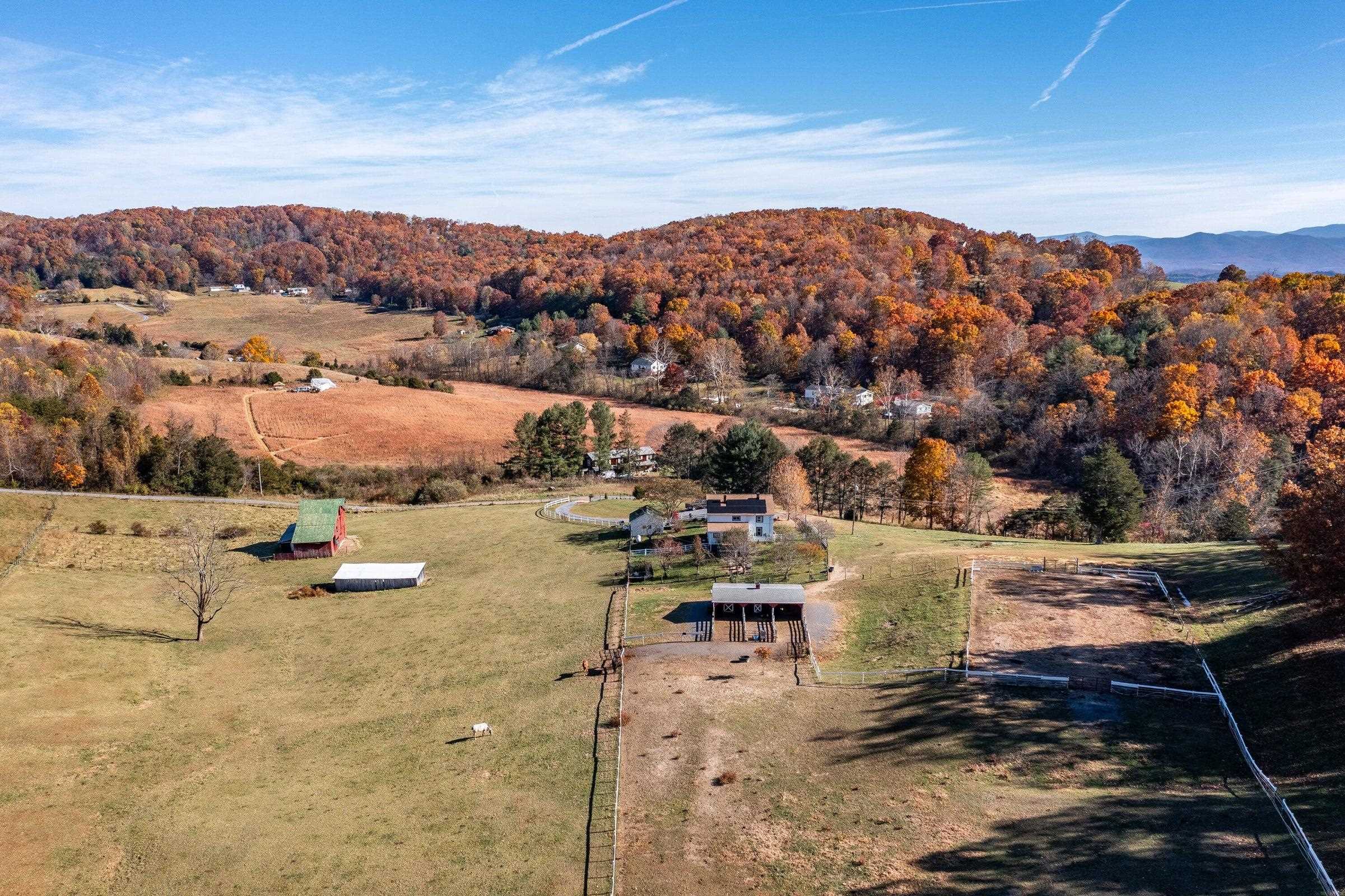 Riding arena approx. 50ft x 200ft