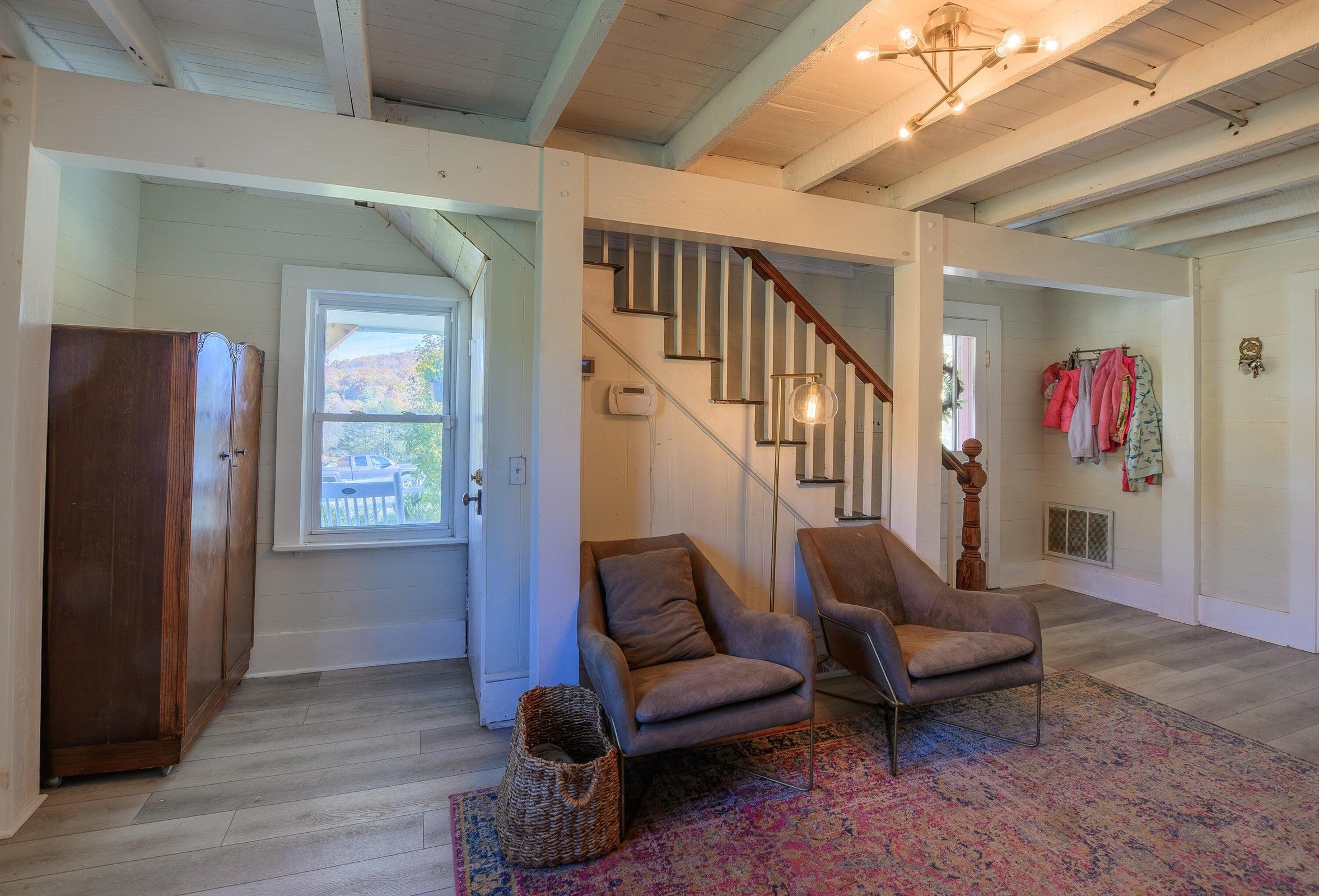 75 MARGARETS LN, LEXINGTON, Virginia 24450, 4 Bedrooms Bedrooms, ,2 BathroomsBathrooms,Residential,75 Margarets Lane Lexington, VA 24450,75 MARGARETS LN,673006 MLS # 673006