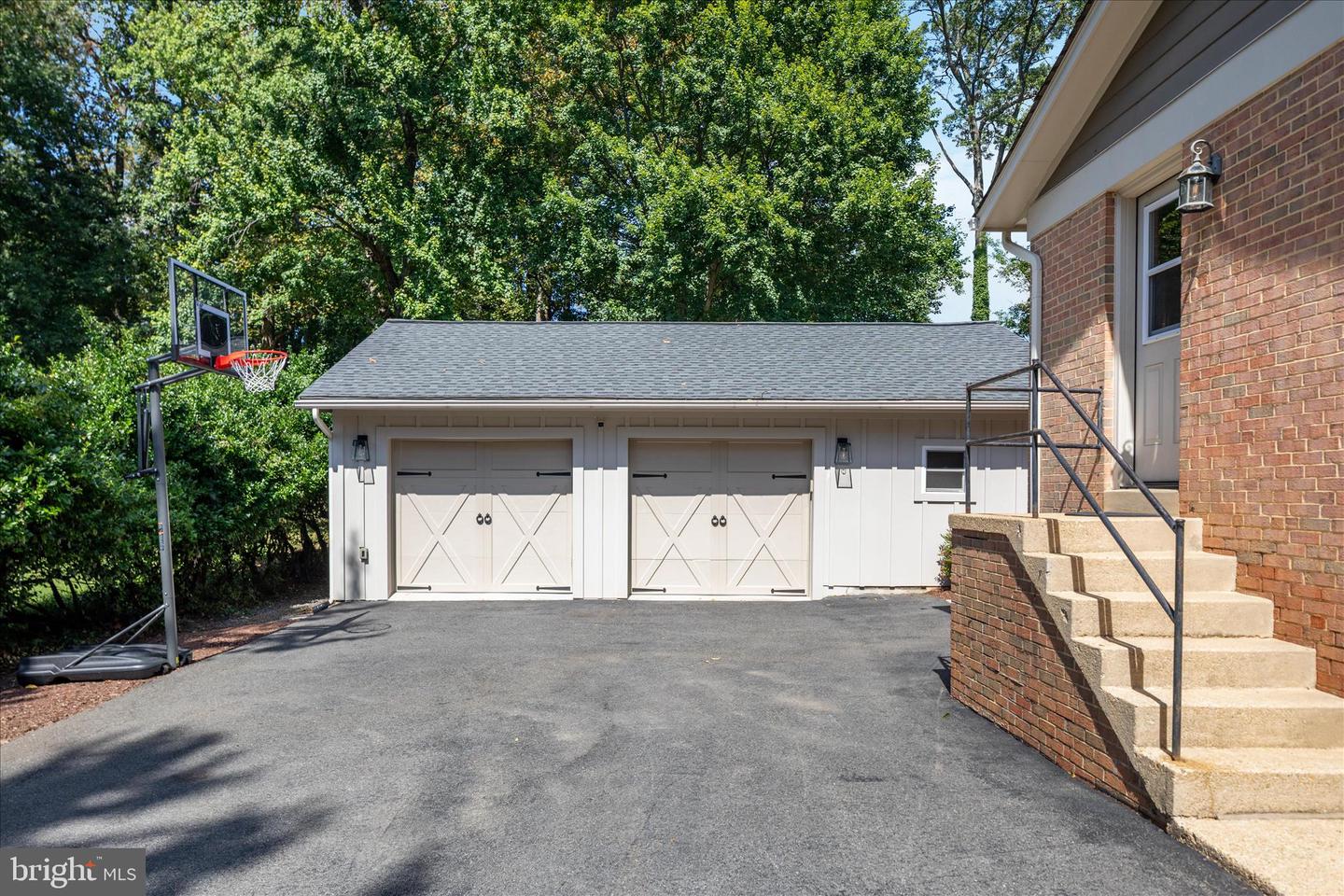 12016 WAYLAND ST, OAKTON, Virginia 22124, 3 Bedrooms Bedrooms, ,3 BathroomsBathrooms,Residential,For sale,12016 WAYLAND ST,VAFX2285456 MLS # VAFX2285456