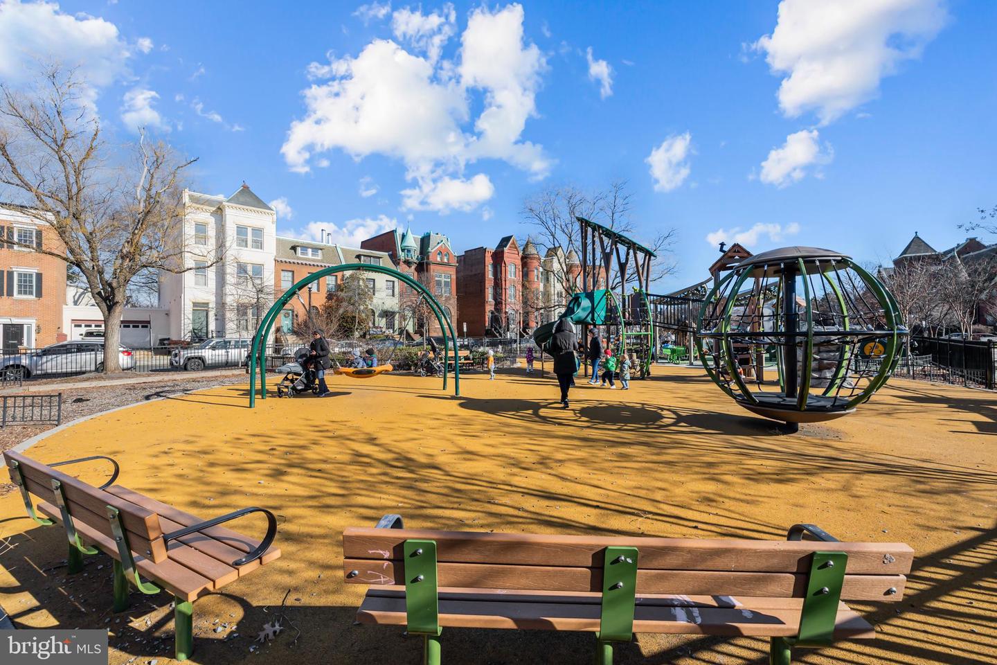 1239 C ST SE #1, WASHINGTON, District Of Columbia 20003, 1 Bedroom Bedrooms, ,1 BathroomBathrooms,Residential,For sale,1239 C ST SE #1,DCDC2241112 MLS # DCDC2241112