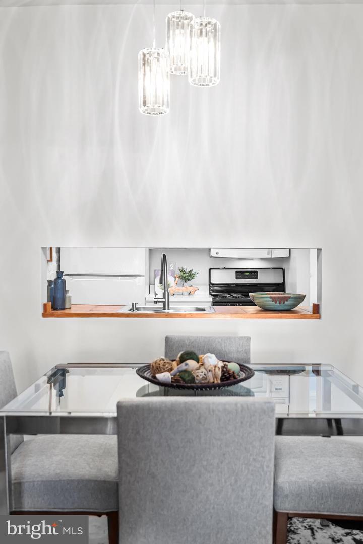 1239 C ST SE #1, WASHINGTON, District Of Columbia 20003, 1 Bedroom Bedrooms, ,1 BathroomBathrooms,Residential,For sale,1239 C ST SE #1,DCDC2241112 MLS # DCDC2241112