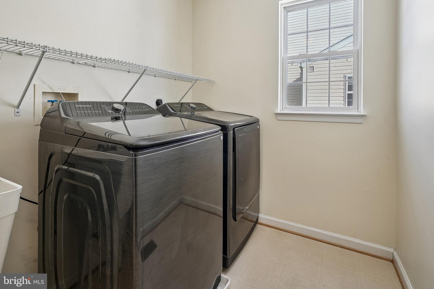 5684 ASSATEAGUE PL, MANASSAS, Virginia 20112, 4 Bedrooms Bedrooms, ,3 BathroomsBathrooms,Residential,For sale,5684 ASSATEAGUE PL,VAPW2110576 MLS # VAPW2110576