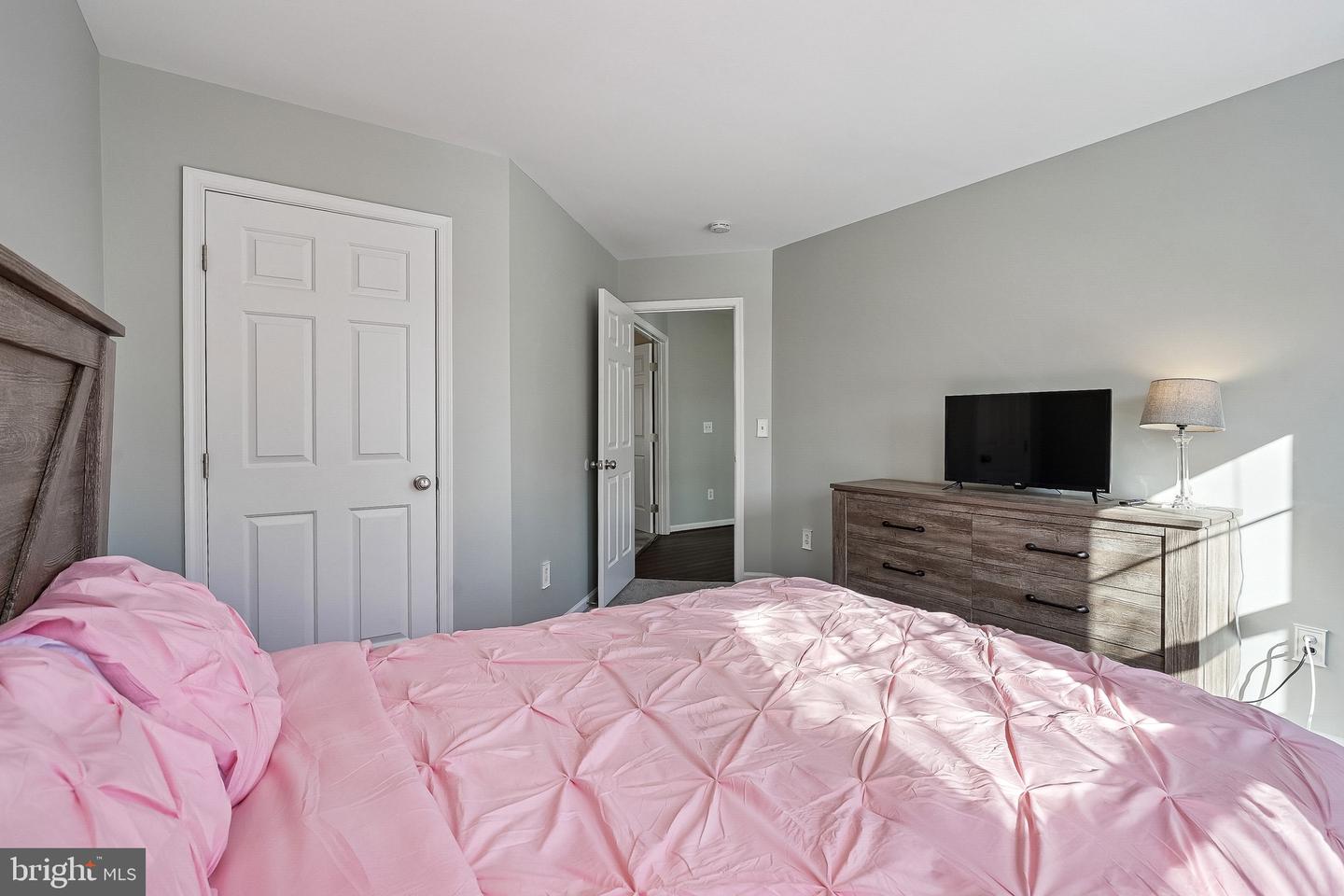 5684 ASSATEAGUE PL, MANASSAS, Virginia 20112, 4 Bedrooms Bedrooms, ,3 BathroomsBathrooms,Residential,For sale,5684 ASSATEAGUE PL,VAPW2110576 MLS # VAPW2110576