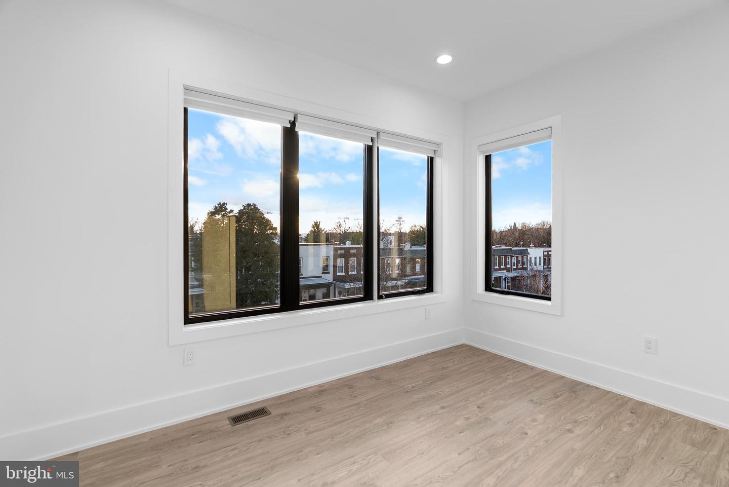 1140 OATES ST NE #202, WASHINGTON, District Of Columbia 20002, 3 Bedrooms Bedrooms, ,3 BathroomsBathrooms,Residential,For sale,1140 OATES ST NE #202,DCDC2241494 MLS # DCDC2241494