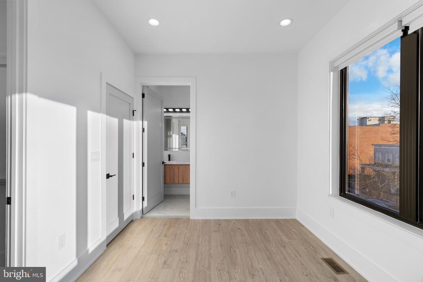 1140 OATES ST NE #202, WASHINGTON, District Of Columbia 20002, 3 Bedrooms Bedrooms, ,3 BathroomsBathrooms,Residential,For sale,1140 OATES ST NE #202,DCDC2241494 MLS # DCDC2241494