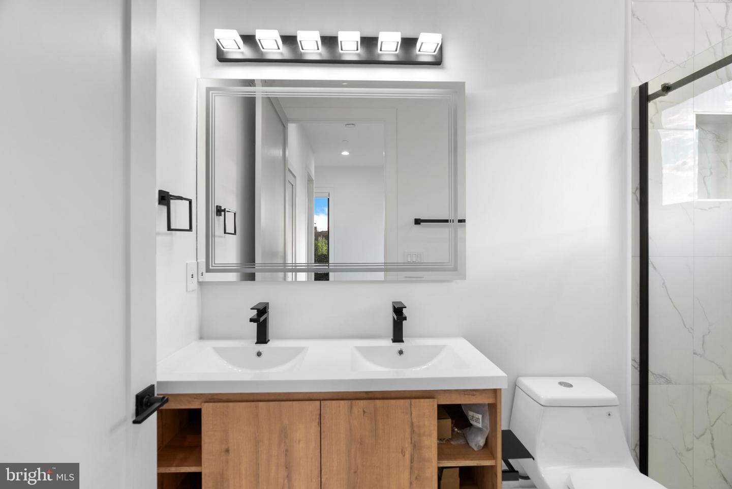 1140 OATES ST NE #202, WASHINGTON, District Of Columbia 20002, 3 Bedrooms Bedrooms, ,3 BathroomsBathrooms,Residential,For sale,1140 OATES ST NE #202,DCDC2241494 MLS # DCDC2241494