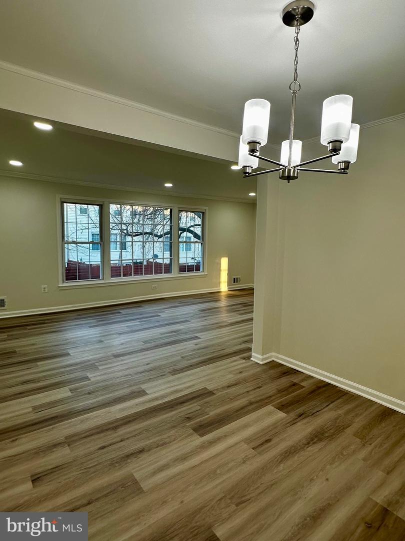 13195 PUTNAM CIR, WOODBRIDGE, Virginia 22191, 3 Bedrooms Bedrooms, 3 Rooms Rooms,3 BathroomsBathrooms,Residential,For sale,13195 PUTNAM CIR,VAPW2110722 MLS # VAPW2110722