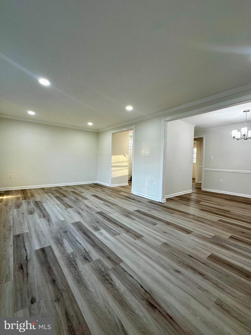 13195 PUTNAM CIR, WOODBRIDGE, Virginia 22191, 3 Bedrooms Bedrooms, 3 Rooms Rooms,3 BathroomsBathrooms,Residential,For sale,13195 PUTNAM CIR,VAPW2110722 MLS # VAPW2110722