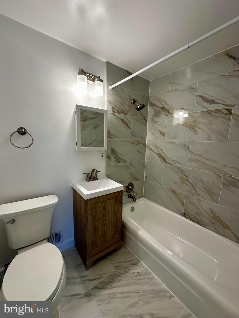 13195 PUTNAM CIR, WOODBRIDGE, Virginia 22191, 3 Bedrooms Bedrooms, 3 Rooms Rooms,3 BathroomsBathrooms,Residential,For sale,13195 PUTNAM CIR,VAPW2110722 MLS # VAPW2110722