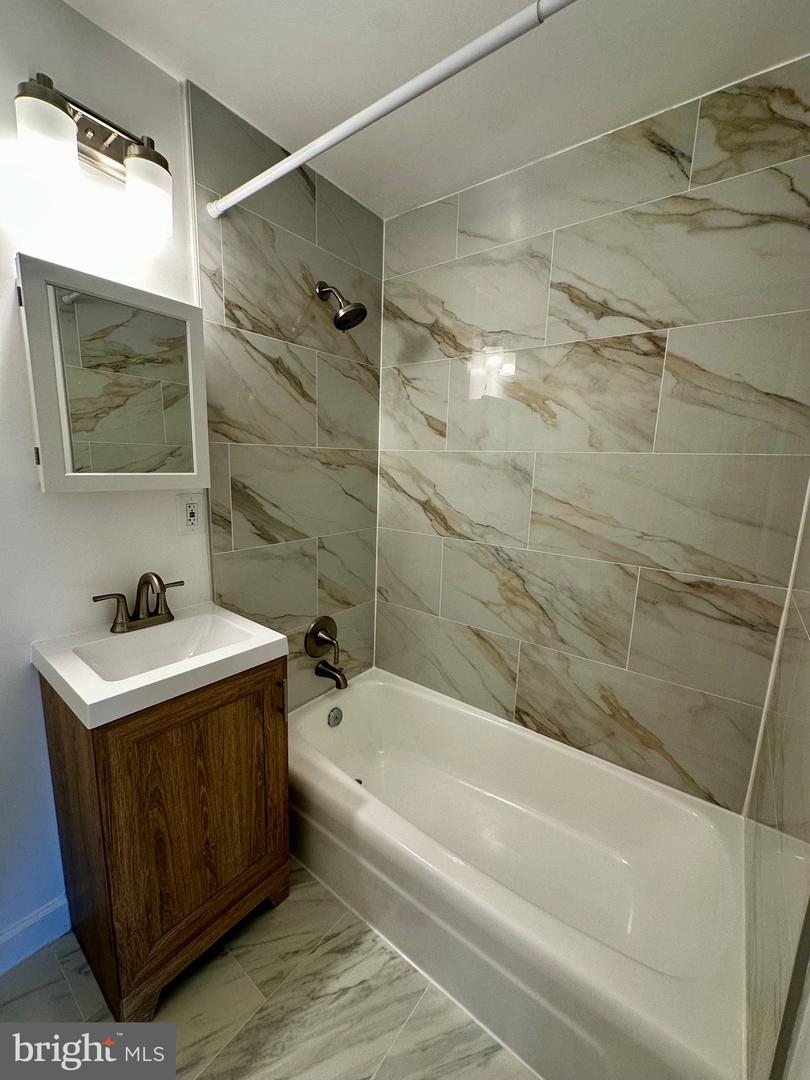 13195 PUTNAM CIR, WOODBRIDGE, Virginia 22191, 3 Bedrooms Bedrooms, 3 Rooms Rooms,3 BathroomsBathrooms,Residential,For sale,13195 PUTNAM CIR,VAPW2110722 MLS # VAPW2110722