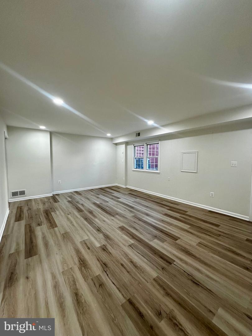 13195 PUTNAM CIR, WOODBRIDGE, Virginia 22191, 3 Bedrooms Bedrooms, 3 Rooms Rooms,3 BathroomsBathrooms,Residential,For sale,13195 PUTNAM CIR,VAPW2110722 MLS # VAPW2110722