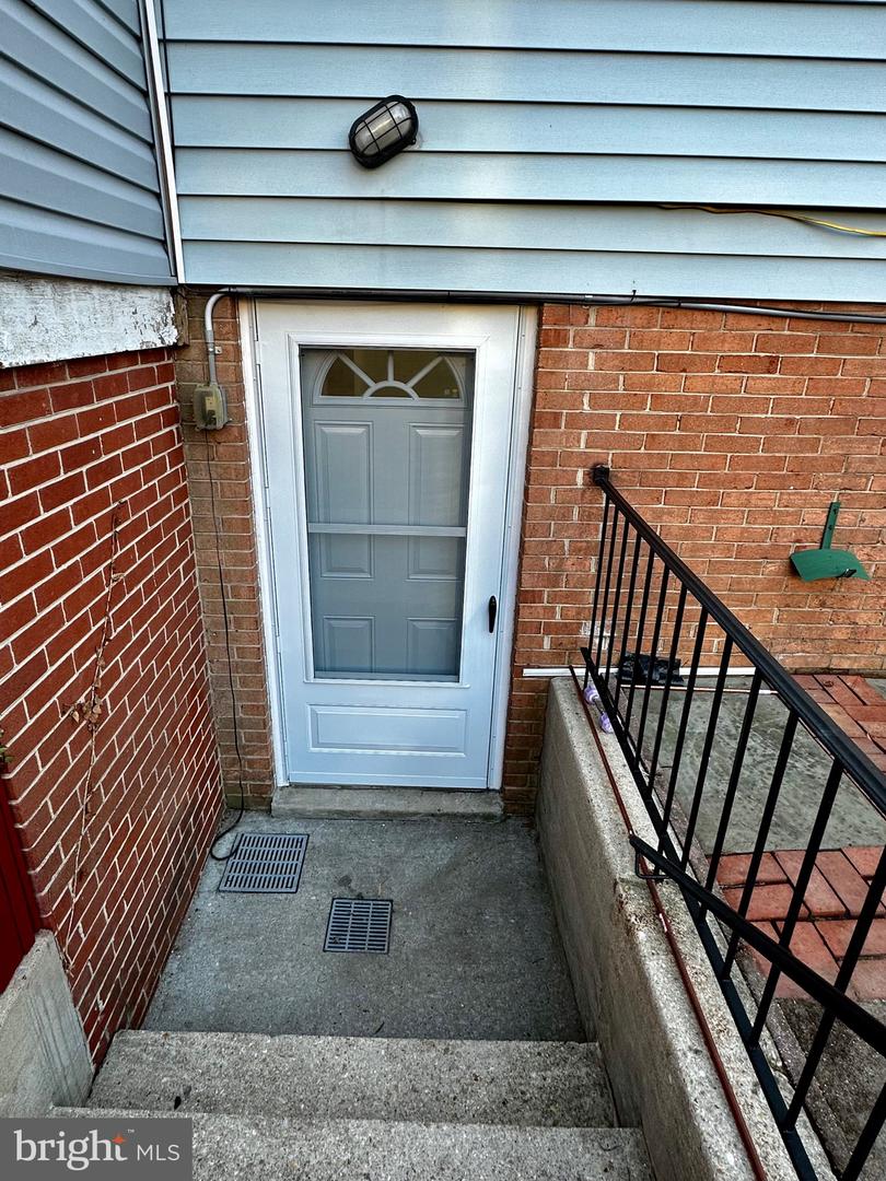 13195 PUTNAM CIR, WOODBRIDGE, Virginia 22191, 3 Bedrooms Bedrooms, 3 Rooms Rooms,3 BathroomsBathrooms,Residential,For sale,13195 PUTNAM CIR,VAPW2110722 MLS # VAPW2110722