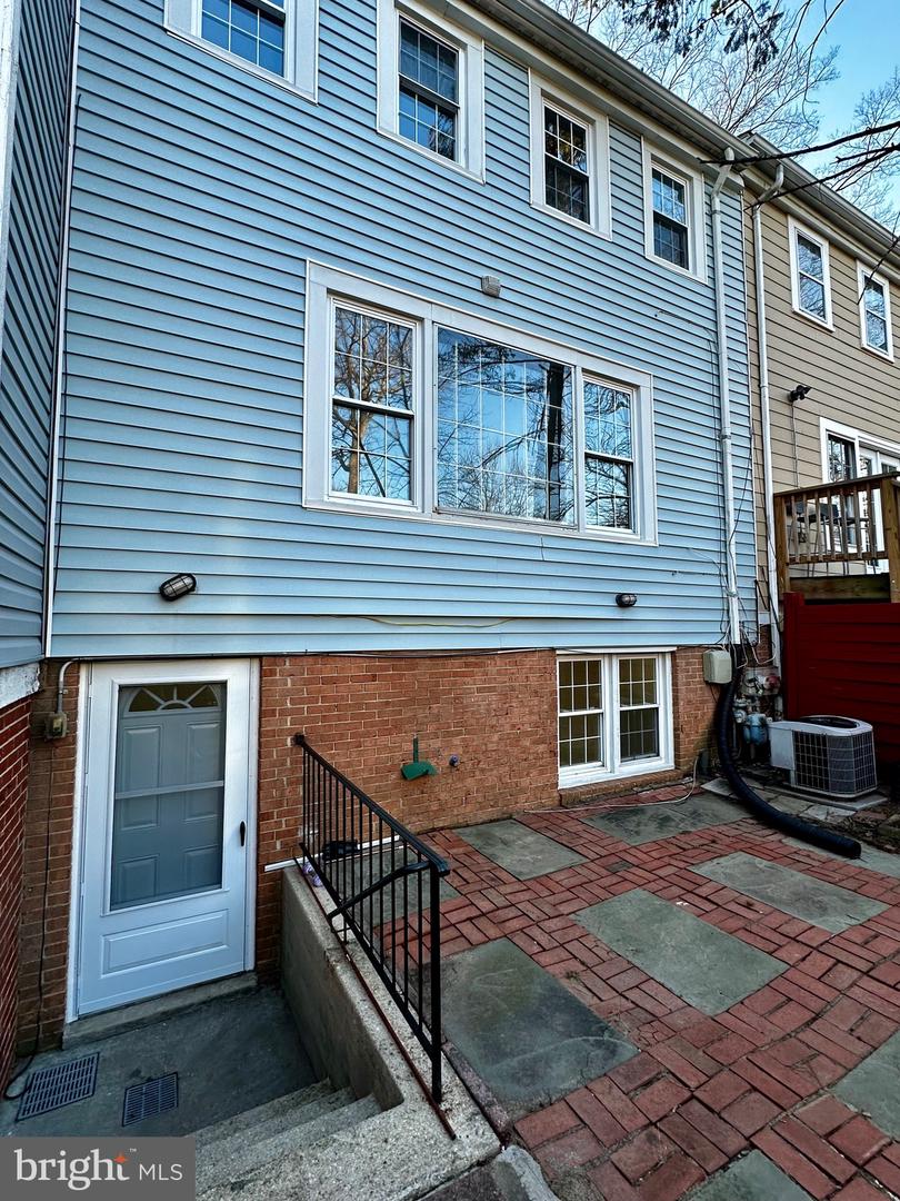 13195 PUTNAM CIR, WOODBRIDGE, Virginia 22191, 3 Bedrooms Bedrooms, 3 Rooms Rooms,3 BathroomsBathrooms,Residential,For sale,13195 PUTNAM CIR,VAPW2110722 MLS # VAPW2110722