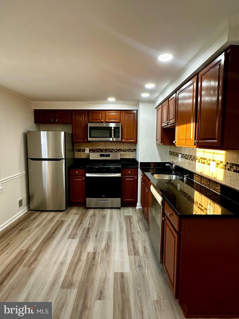 13195 PUTNAM CIR, WOODBRIDGE, Virginia 22191, 3 Bedrooms Bedrooms, 3 Rooms Rooms,3 BathroomsBathrooms,Residential,For sale,13195 PUTNAM CIR,VAPW2110722 MLS # VAPW2110722