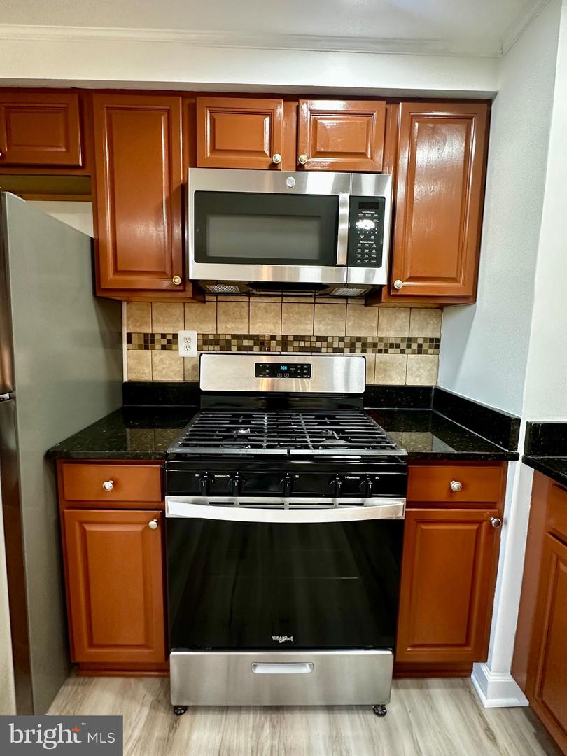 13195 PUTNAM CIR, WOODBRIDGE, Virginia 22191, 3 Bedrooms Bedrooms, 3 Rooms Rooms,3 BathroomsBathrooms,Residential,For sale,13195 PUTNAM CIR,VAPW2110722 MLS # VAPW2110722