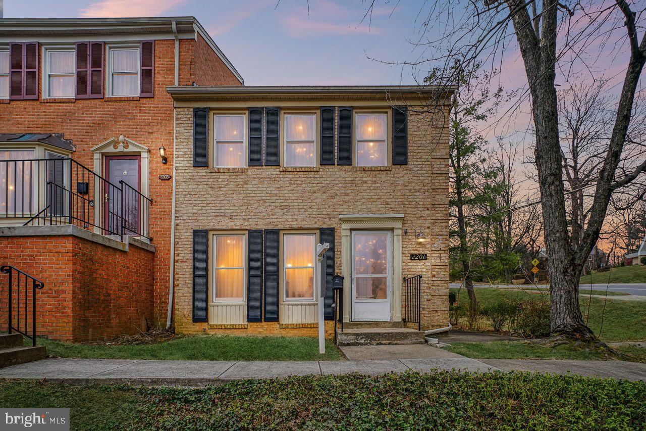 2201 MCLEAN PARK RD, FALLS CHURCH, Virginia 22043, 3 Bedrooms Bedrooms, 8 Rooms Rooms,Residential,For sale,2201 MCLEAN PARK RD,VAFX2286568 MLS # VAFX2286568