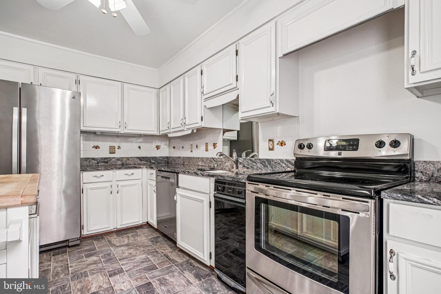 2201 MCLEAN PARK RD, FALLS CHURCH, Virginia 22043, 3 Bedrooms Bedrooms, 8 Rooms Rooms,Residential,For sale,2201 MCLEAN PARK RD,VAFX2286568 MLS # VAFX2286568