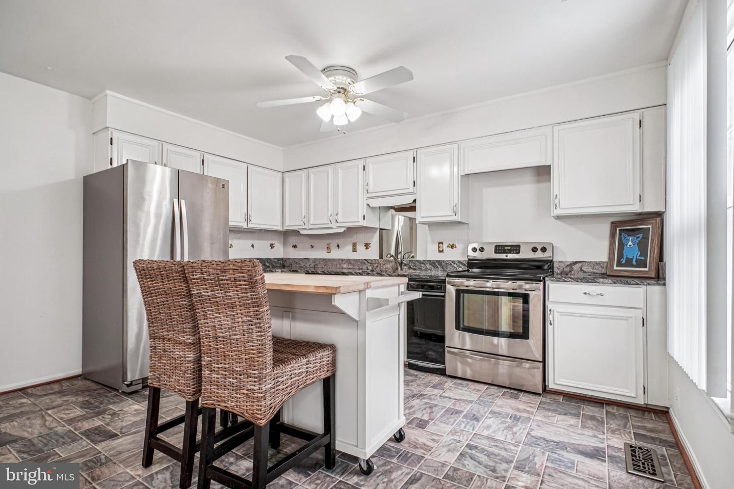 2201 MCLEAN PARK RD, FALLS CHURCH, Virginia 22043, 3 Bedrooms Bedrooms, 8 Rooms Rooms,Residential,For sale,2201 MCLEAN PARK RD,VAFX2286568 MLS # VAFX2286568