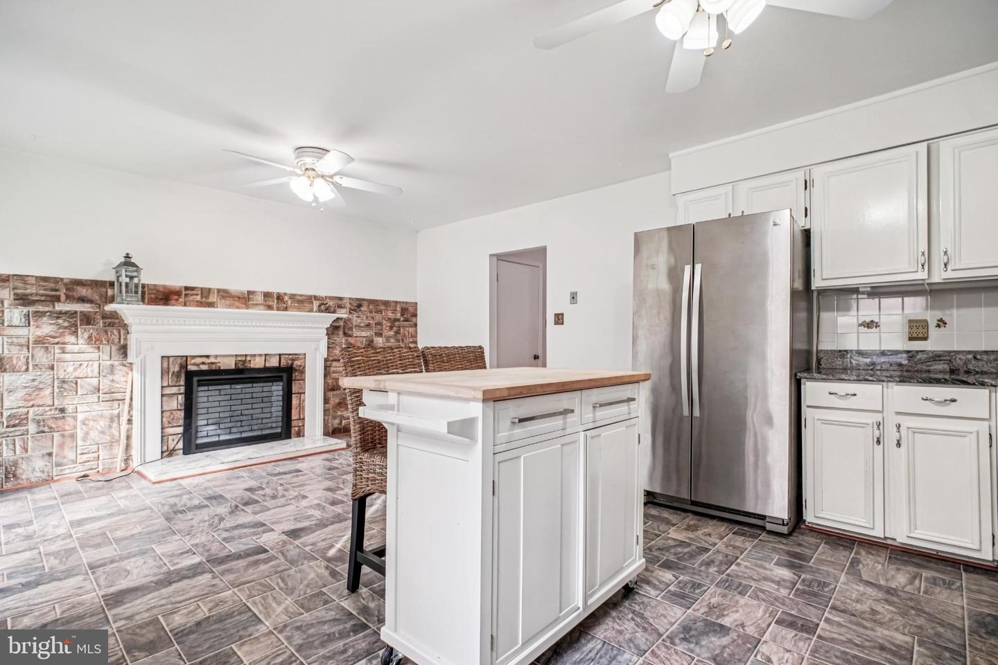 2201 MCLEAN PARK RD, FALLS CHURCH, Virginia 22043, 3 Bedrooms Bedrooms, 8 Rooms Rooms,Residential,For sale,2201 MCLEAN PARK RD,VAFX2286568 MLS # VAFX2286568