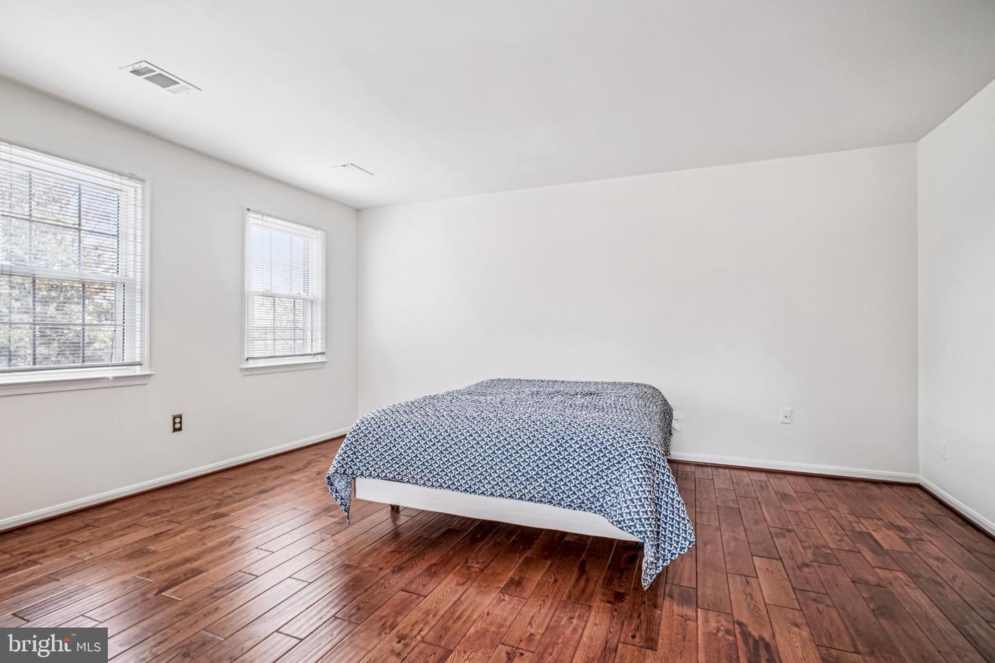 2201 MCLEAN PARK RD, FALLS CHURCH, Virginia 22043, 3 Bedrooms Bedrooms, 8 Rooms Rooms,Residential,For sale,2201 MCLEAN PARK RD,VAFX2286568 MLS # VAFX2286568