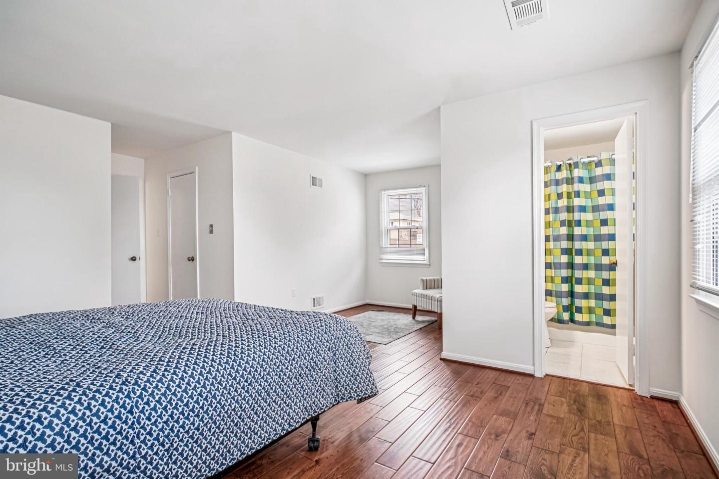 2201 MCLEAN PARK RD, FALLS CHURCH, Virginia 22043, 3 Bedrooms Bedrooms, 8 Rooms Rooms,Residential,For sale,2201 MCLEAN PARK RD,VAFX2286568 MLS # VAFX2286568