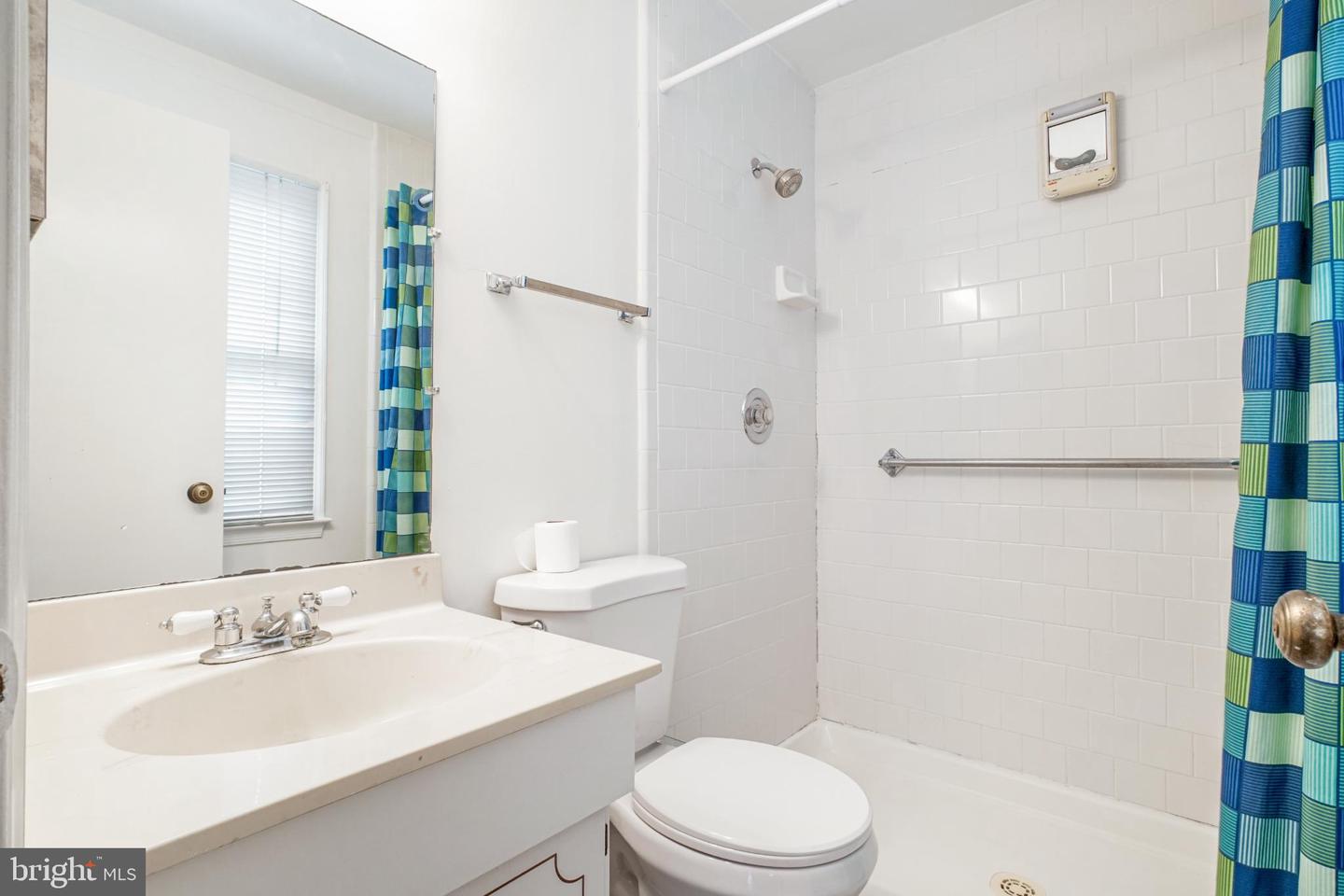 2201 MCLEAN PARK RD, FALLS CHURCH, Virginia 22043, 3 Bedrooms Bedrooms, 8 Rooms Rooms,Residential,For sale,2201 MCLEAN PARK RD,VAFX2286568 MLS # VAFX2286568