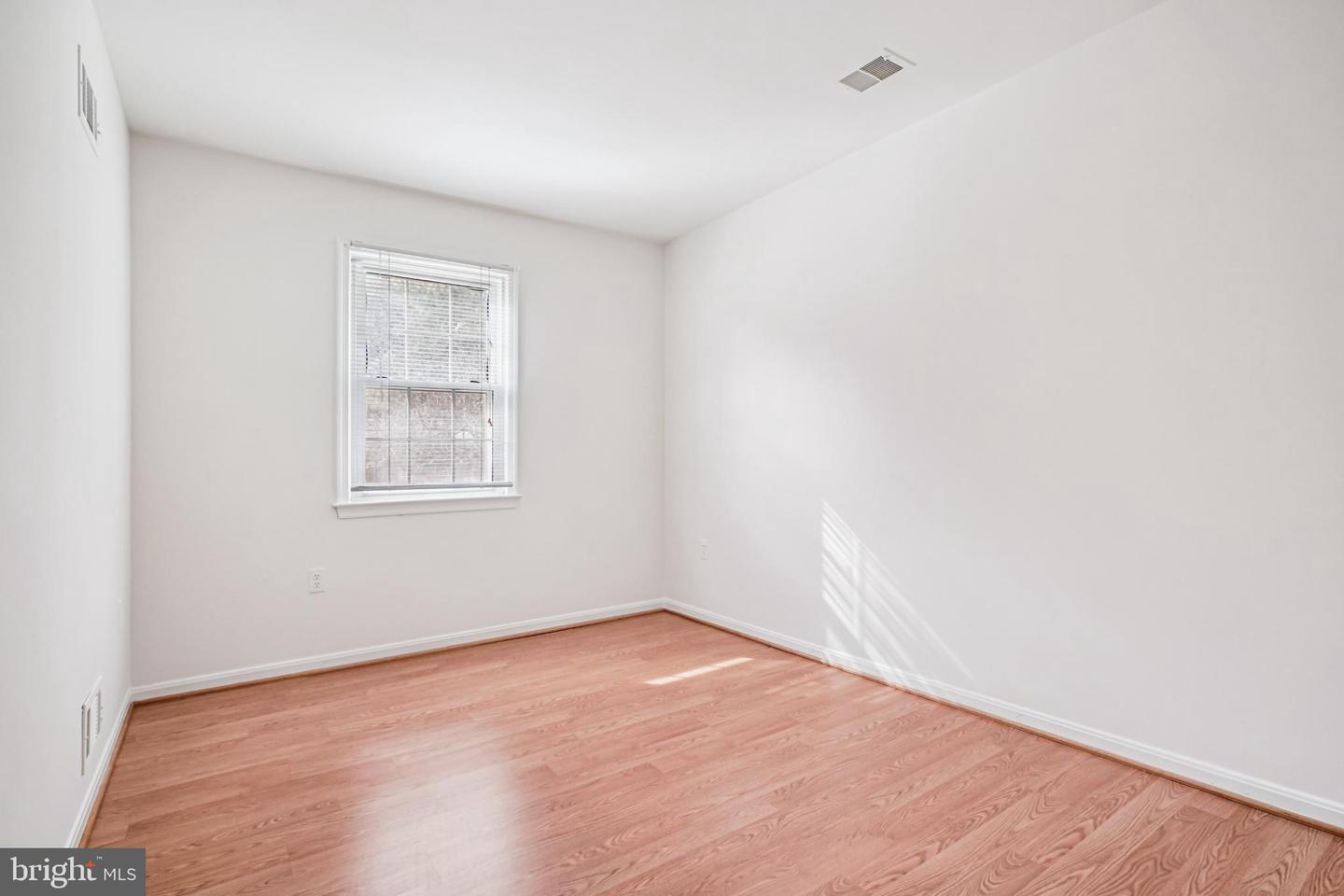 2201 MCLEAN PARK RD, FALLS CHURCH, Virginia 22043, 3 Bedrooms Bedrooms, 8 Rooms Rooms,Residential,For sale,2201 MCLEAN PARK RD,VAFX2286568 MLS # VAFX2286568