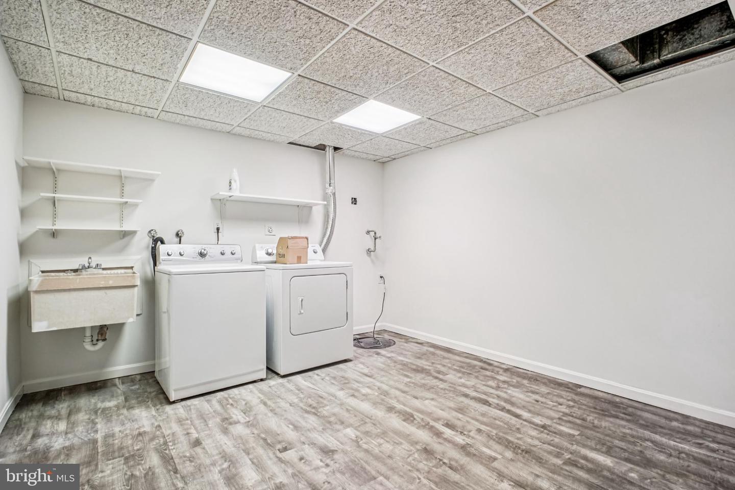 2201 MCLEAN PARK RD, FALLS CHURCH, Virginia 22043, 3 Bedrooms Bedrooms, 8 Rooms Rooms,Residential,For sale,2201 MCLEAN PARK RD,VAFX2286568 MLS # VAFX2286568