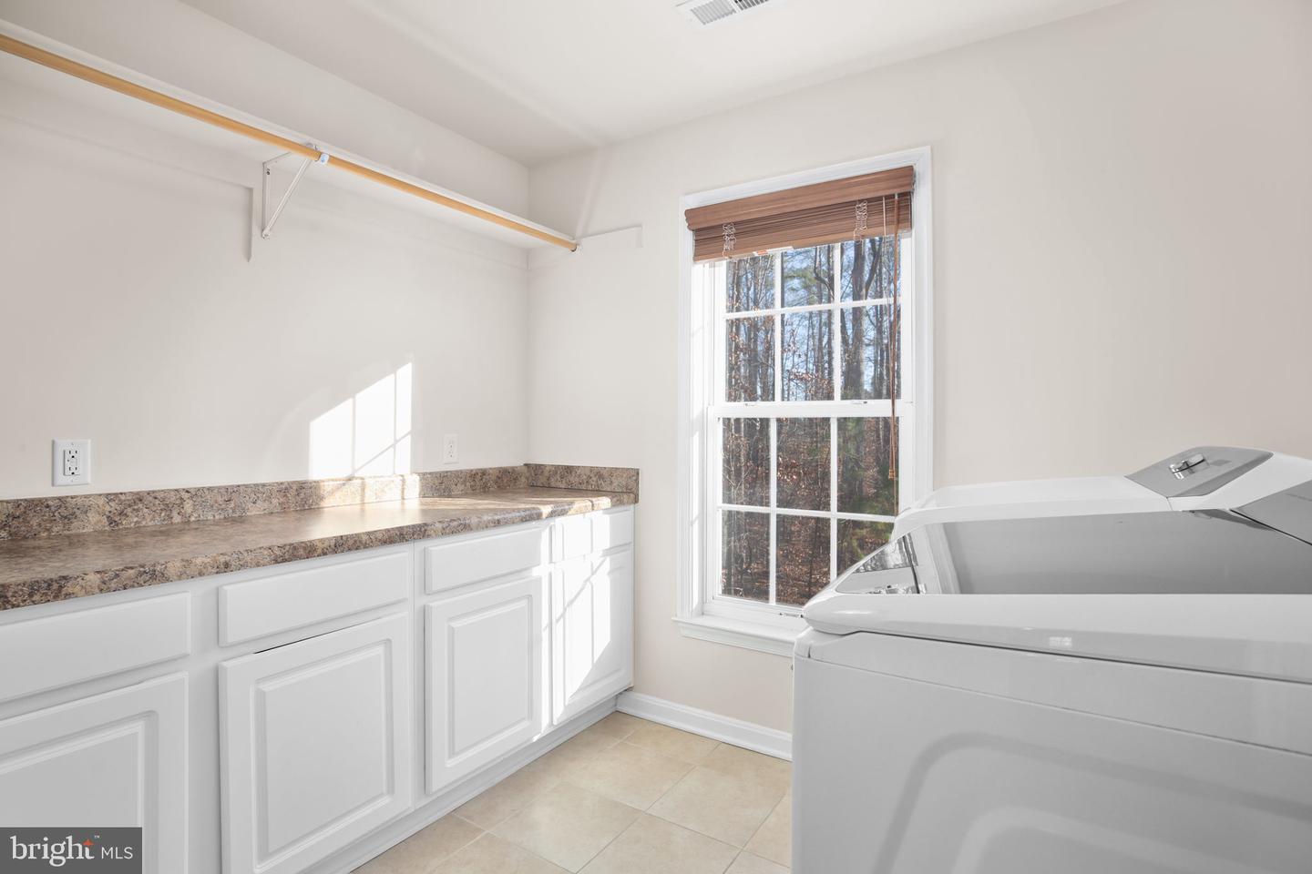 42 KINSLEY LN, FREDERICKSBURG, Virginia 22406, 5 Bedrooms Bedrooms, ,3 BathroomsBathrooms,Residential,For sale,42 KINSLEY LN,VAST2045374 MLS # VAST2045374