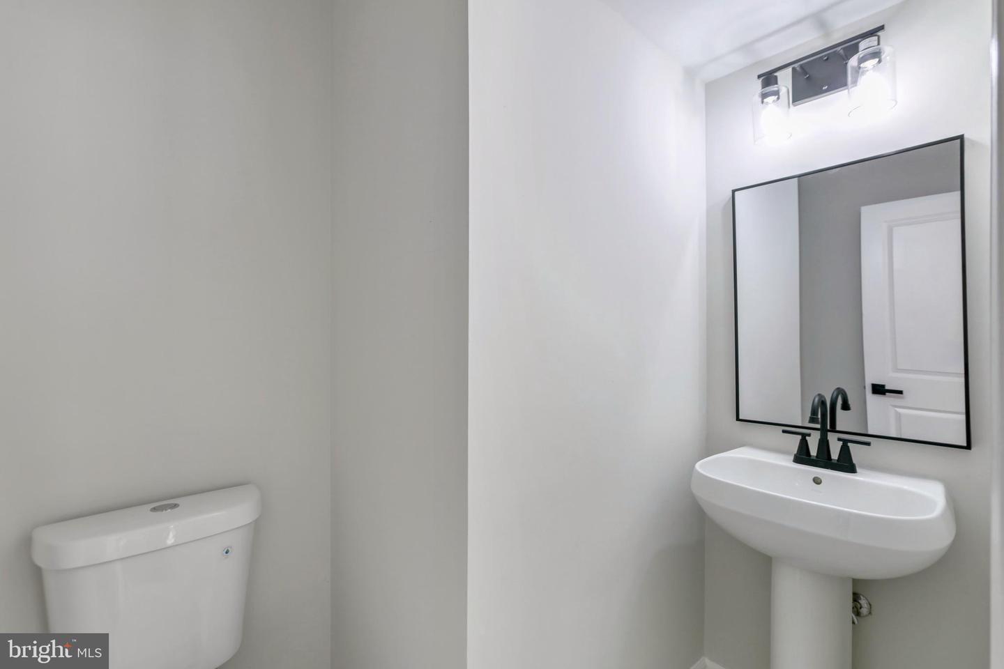 4565 GOSSAMER WAY, FAIRFAX, Virginia 22033, 3 Bedrooms Bedrooms, ,3 BathroomsBathrooms,Residential,For sale,4565 GOSSAMER WAY,VAFX2286616 MLS # VAFX2286616