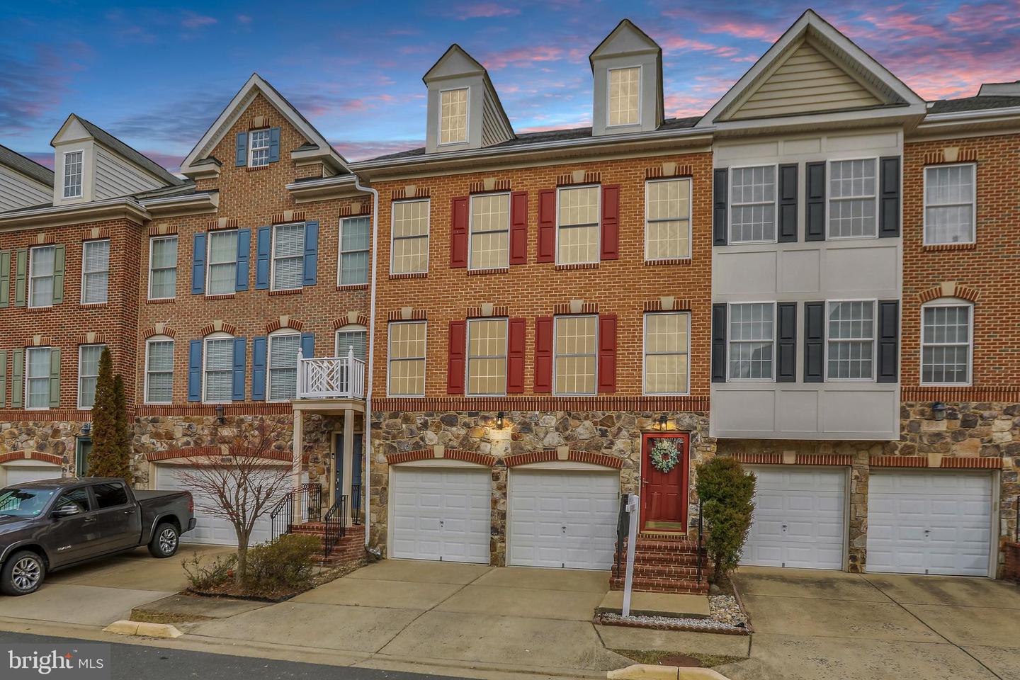 4565 GOSSAMER WAY, FAIRFAX, Virginia 22033, 3 Bedrooms Bedrooms, ,3 BathroomsBathrooms,Residential,For sale,4565 GOSSAMER WAY,VAFX2286616 MLS # VAFX2286616