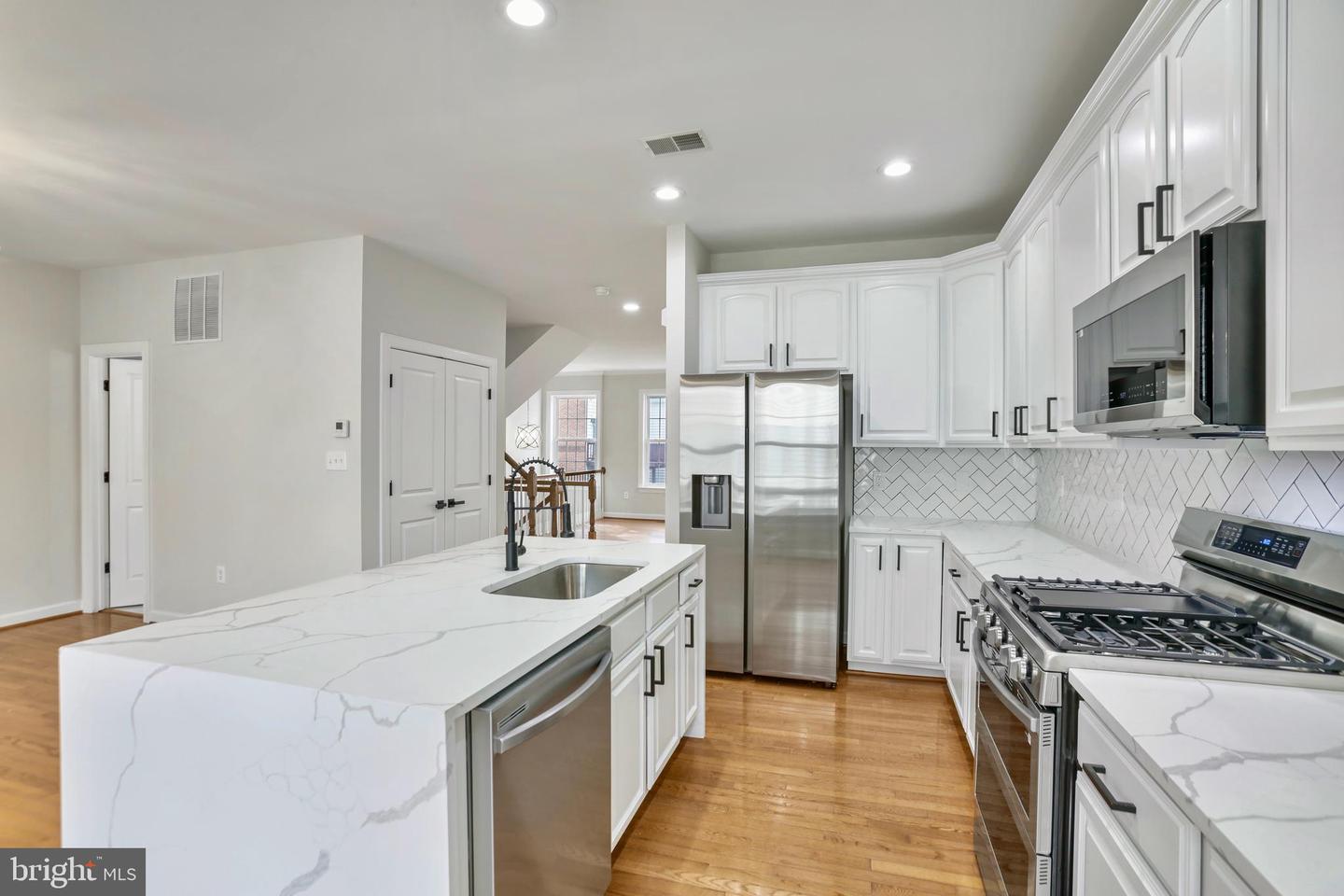 4565 GOSSAMER WAY, FAIRFAX, Virginia 22033, 3 Bedrooms Bedrooms, ,3 BathroomsBathrooms,Residential,For sale,4565 GOSSAMER WAY,VAFX2286616 MLS # VAFX2286616