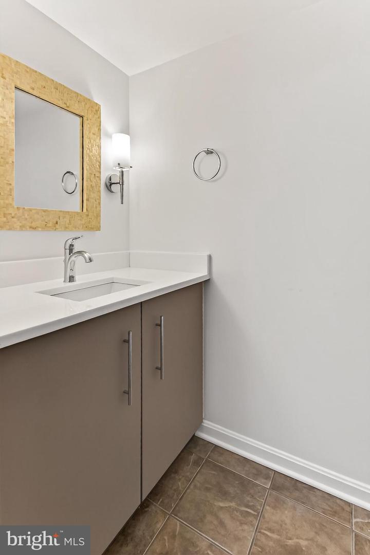 2121 JAMIESON AVE #1103, ALEXANDRIA, Virginia 22314, 3 Bedrooms Bedrooms, ,2 BathroomsBathrooms,Residential,For sale,2121 JAMIESON AVE #1103,VAAX2053362 MLS # VAAX2053362