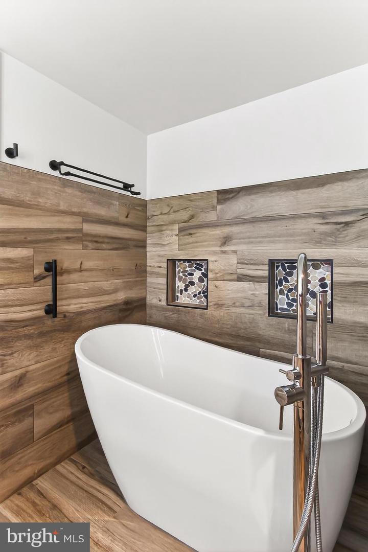 2121 JAMIESON AVE #1103, ALEXANDRIA, Virginia 22314, 3 Bedrooms Bedrooms, ,2 BathroomsBathrooms,Residential,For sale,2121 JAMIESON AVE #1103,VAAX2053362 MLS # VAAX2053362